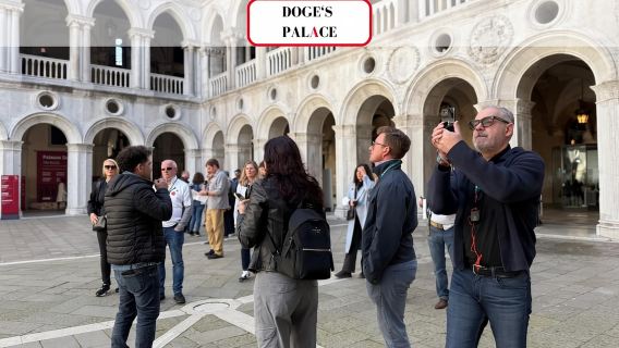 Besichtigung des Dogenpalastes und Gondelfahrt