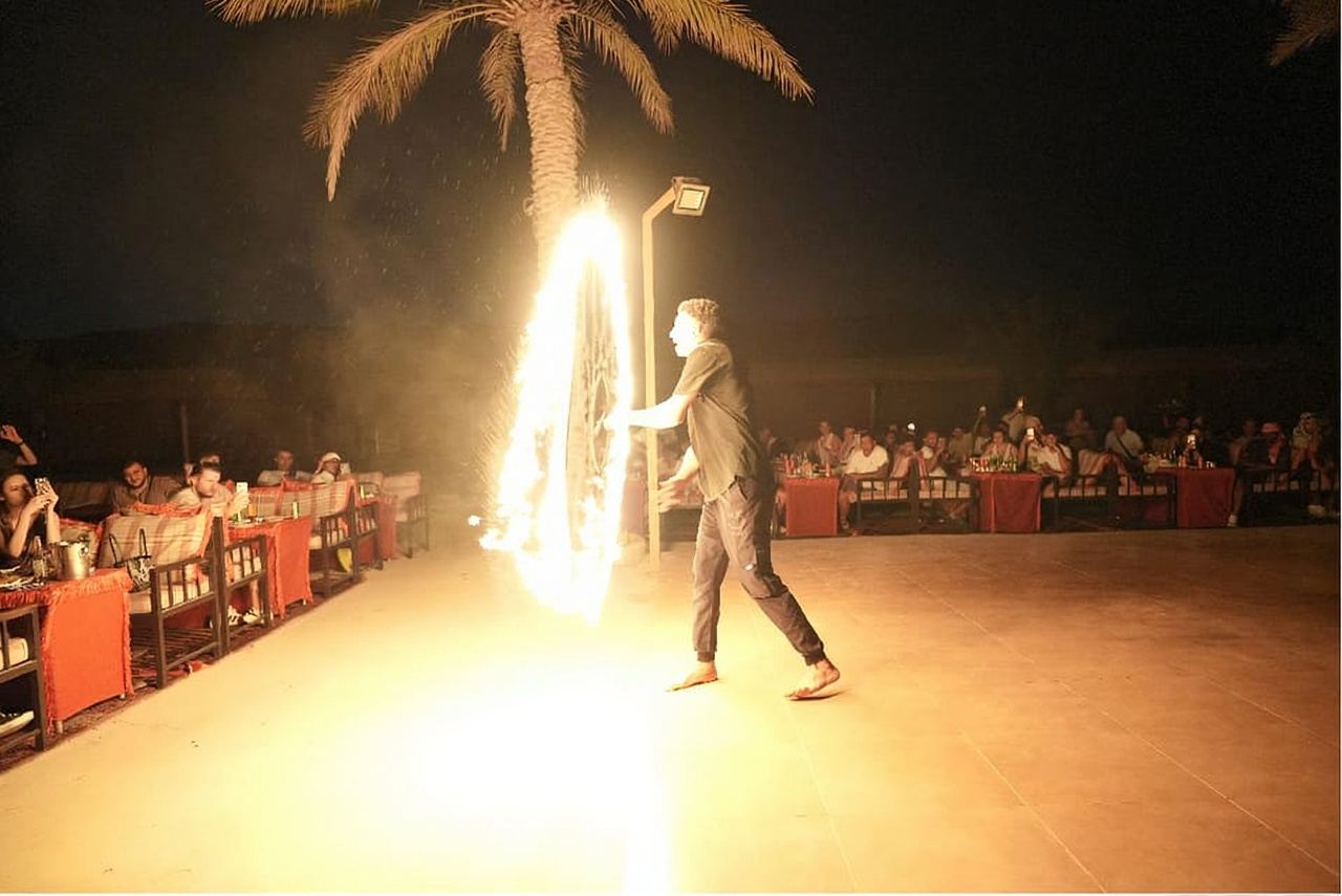 ดูไบ: การผจญภัยขับรถบักกี้ด้วยตนเองพร้อมอาหารค่ำบาร์บีคิวเสริม