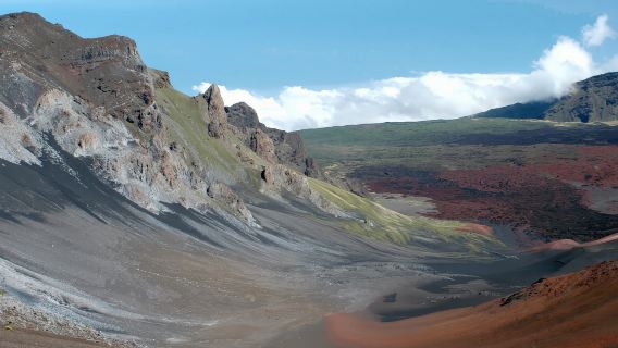 Maui: Guided Hike of Haleakala Crater with Lunch