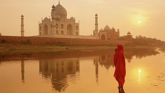 Tour all'alba al Taj Mahal con conservazione degli elefanti da Delhi