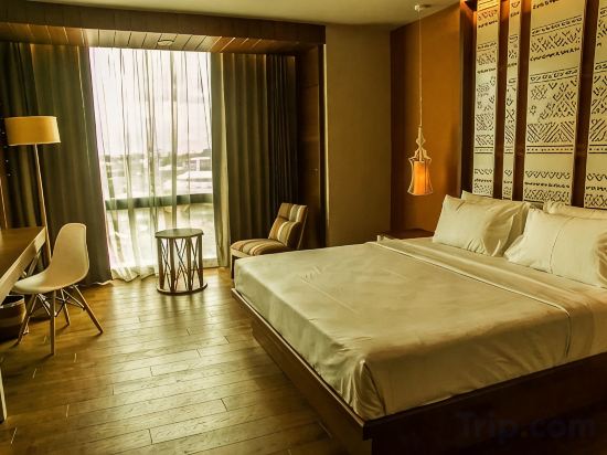 Grand Hotel Vientiane - Tap to explore photos