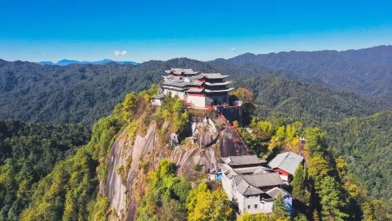 騰衝雲峯山+銀杏村+火山公園一日遊 升級可選柏聯或悅椿溫泉