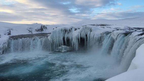 Escursione di un giorno al lago Myvatn e alla cascata Godafoss da Akureyri