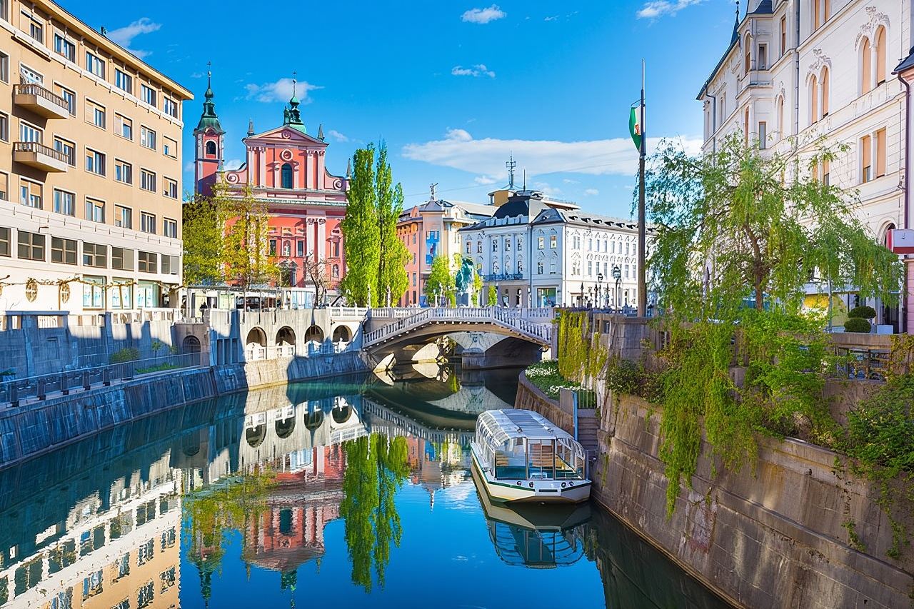 Ljubljana boat cruise and walking tour
