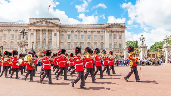 Royal Westminster and changing of the guard walking tour in London