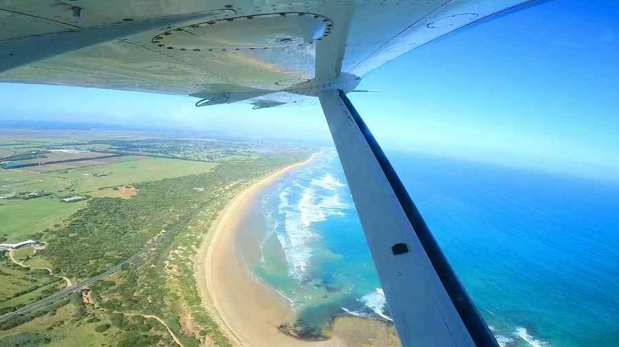 墨爾本大洋路市區聖科達亞拉河谷高空跳傘【市區免費接送可選/贈跳傘證書/鳥瞰壯觀海岸線/專業教練及設備】