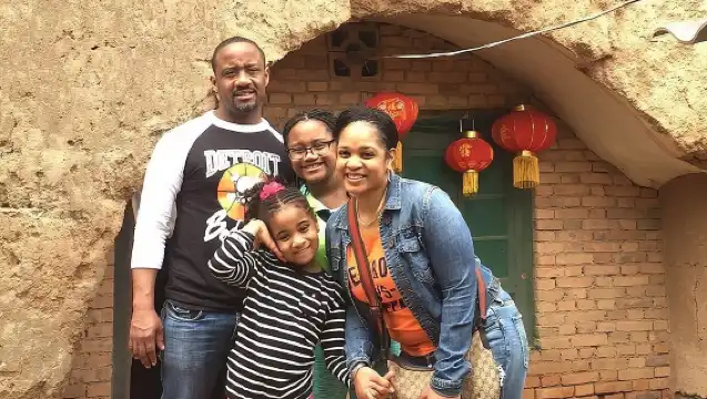 Private Xi'an Tour: Terracotta Warriors, Hanyangling Museum, Cave Homes