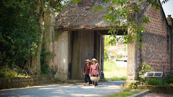 Hanoi: Lawatan Hari Persendirian ke Kampung Purba Duong Lam – Penemuan Budaya