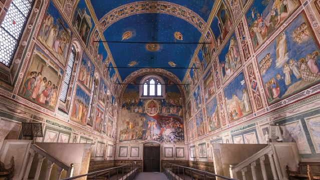 Padova Walking Tour with Audio and Written Guide by a Local