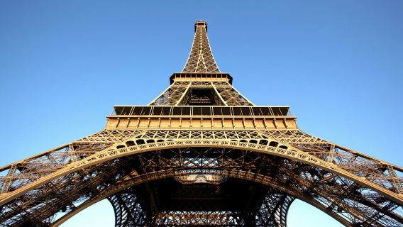 Parigi: accesso alla Torre Eiffel con audioguida e crociera facoltativa
