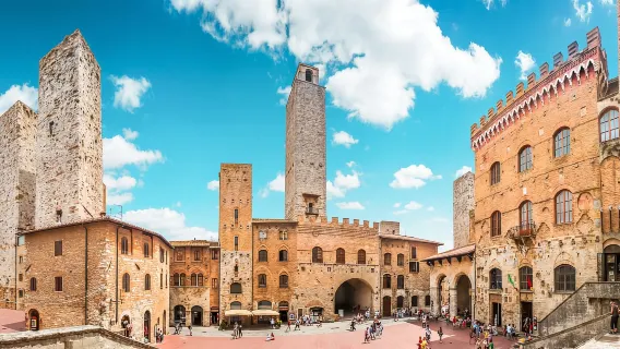 Tour des vins de Toscane : 2 domaines viticoles et San Gimignano au départ de Florence