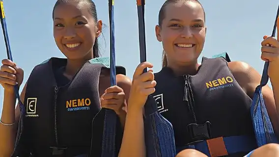 杜拜：帆船酒店滑翔傘、冰淇淋、圖片和視頻