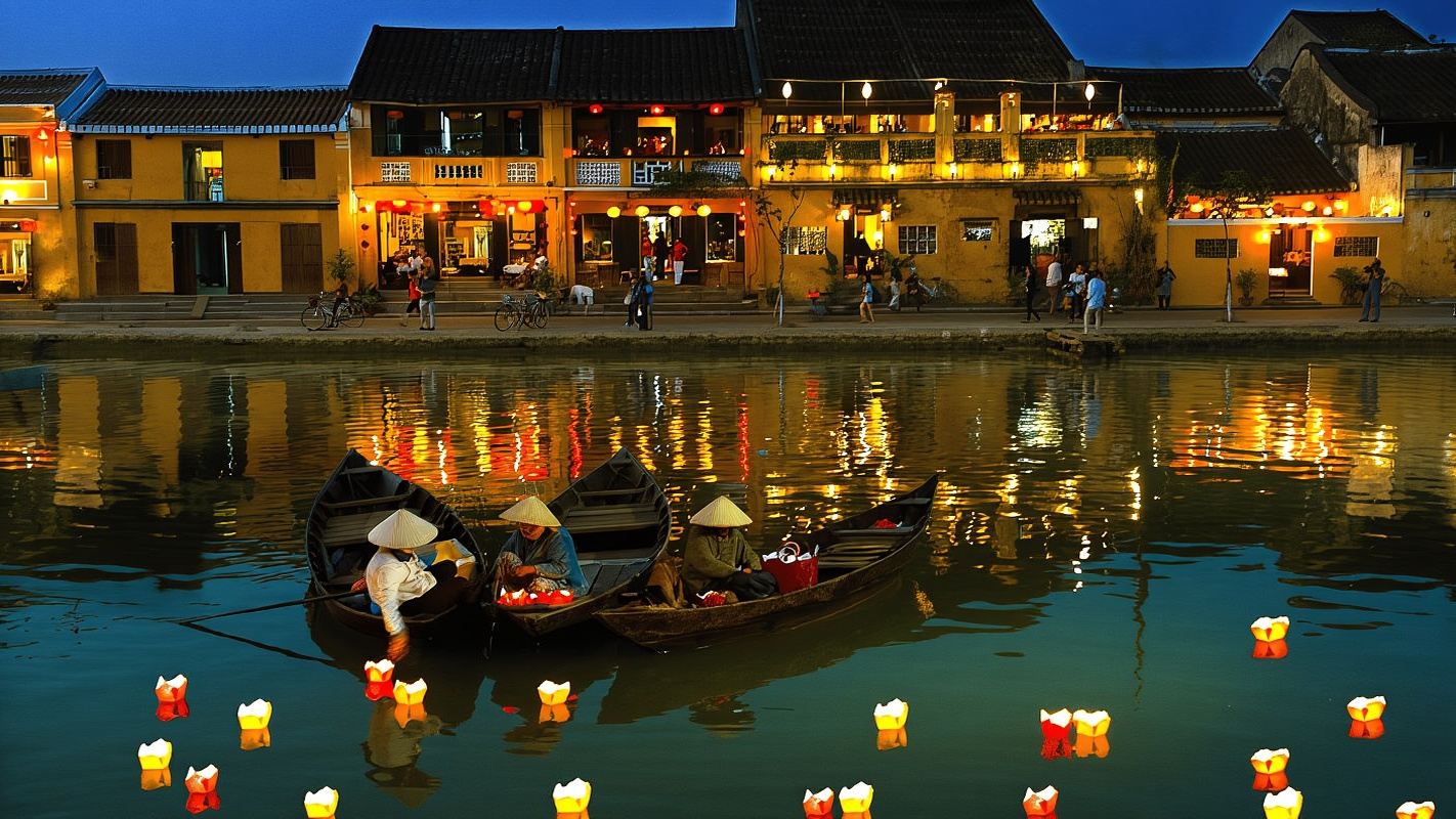 รถบัสรับส่ง ดานัง-ฮอยอัน 8.00 น. / 13.00 น. / 16.30 น.