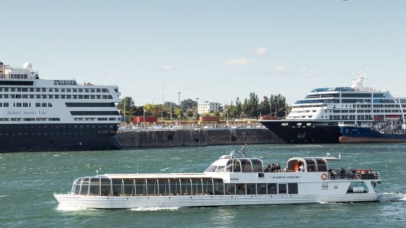 มอนทรีออล: ล่องเรือชมเมือง Le Bateau-Mouche St. Lawrence