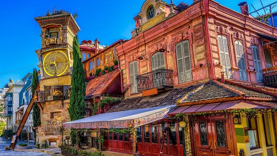 Tbilisi Walking Tour Including Cable Car and Traditional Bakery