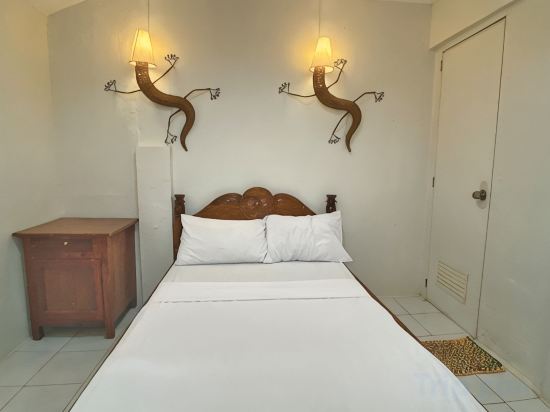 Shoreland Beach Resort by Cocotel Room Type - Poolside Room
