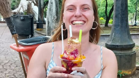 El recorrido a pie por la comida callejera de Cali