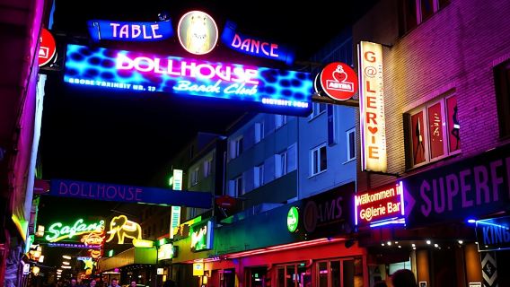 함부르크 레퍼반에서 펼쳐지는 '욕망과 악덕' 가이드 투어