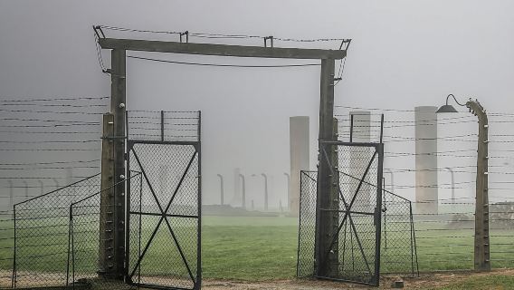 Visita guiada en español a Auschwitz-Birkenau con recogida en el hotel