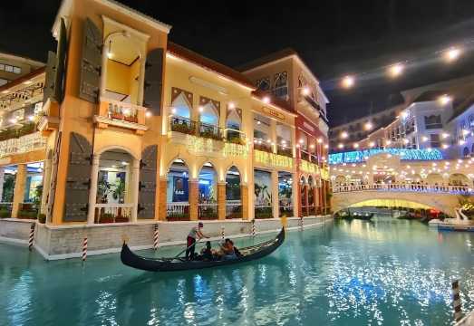 Manila's popular attractions day tour: National Museum & Venice Grand Canal & Manila Bay