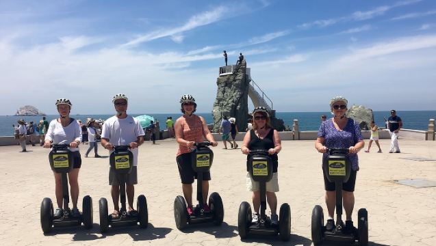 Экскурсия по старому городу Мазатлан на сигвеях.