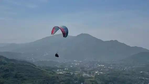 杭州金家山滑翔傘基地+鸕鳥國家滑翔傘飛行營地滑翔傘飛行體驗【專業教練帶飛+贈送GoPro影片拍攝】
