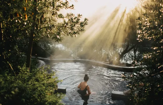 摩寧頓半島小團溫泉之旅（含午餐及葡萄酒）