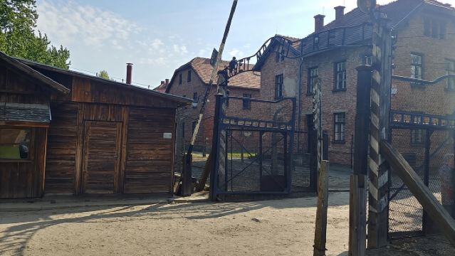 Tour guiado por Auschwitz Birkenau con recogida en el hotel desde Cracovia