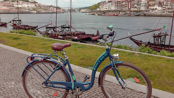 Porto: Self-Guided Bike and Boat Tour with Port Wine Tasting