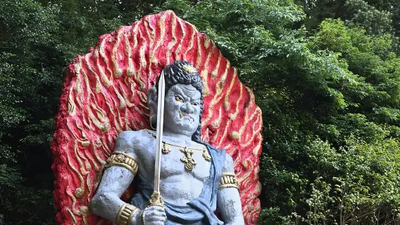 From Fukuoka: Private Shrine & Food Tour w/ English Guide