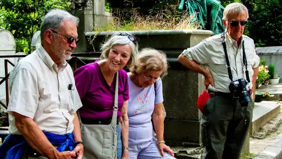 巴黎:拉雪茲神父公墓著名墓園導覽遊