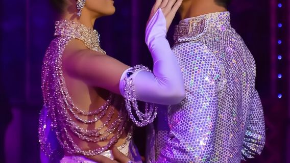 Parigi: tour serale e spettacolo al Moulin Rouge