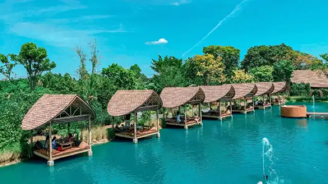 【曼谷包車遊】丹嫩沙多水上集市/美功鐵道市場/大皇宮/騎大象