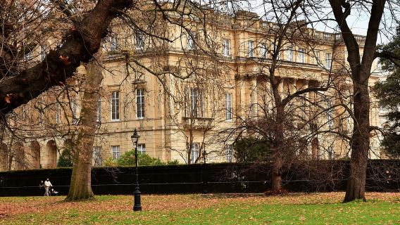 Tur Jalan Kaki Kerajaan Berpemandu Eksklusif dengan Istana Buckingham