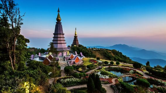 Chiang Mai: Alquiler de minivan con conductor a Doi Inthanon