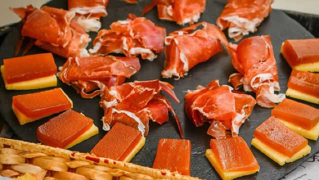 ทัวร์ชิมอาหารและไวน์ลิสบอนสุดพิเศษที่ได้รับรางวัล: 19 รายการชิมที่คัดสรรมาอย่างดี