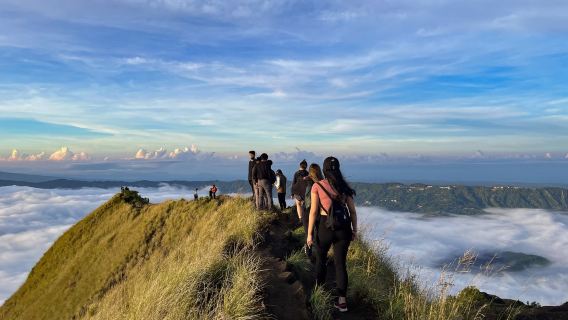 Pakej Mendaki Gunung Berapi Batur Bali (Termasuk Pengangkutan Pergi-Balik)
