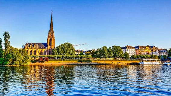 Frankfurt: River Main Sightseeing Cruise with Commentary