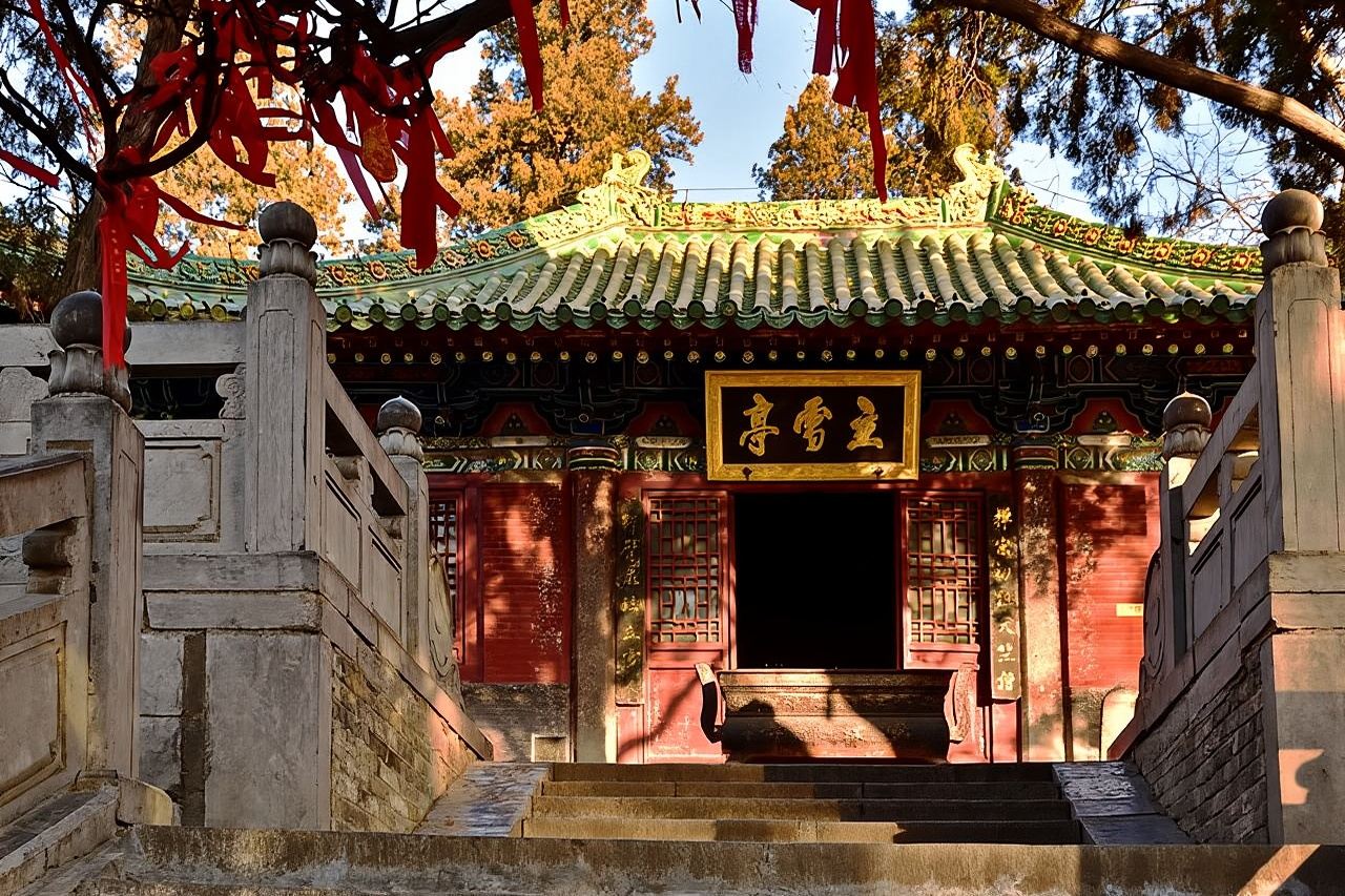 ทัวร์ส่วนตัวหนึ่งวันไปวัดเส้าหลินและถ้ำหลงเหมินจากเจิ้งโจว