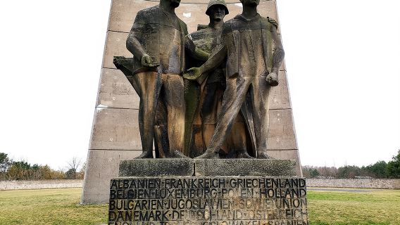 Lawatan Minivan Persendirian ke Kem Konsentrasi Sachsenhausen