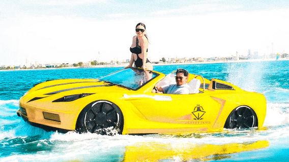 Phuket, Thailand: Sewalah kapal super untuk pelayaran laut yang mendebarkan dengan berselancar yang ditingkatkan dan olahraga air yang menyenangkan.