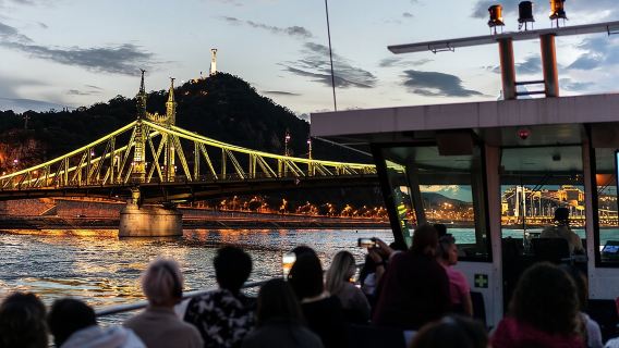 Budapest Danube River Sightseeing Night Cruise with Drinks