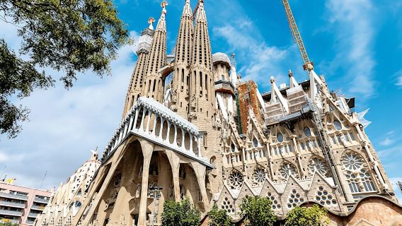 Sagrada Familia small-group tour with priority access & local expert guide