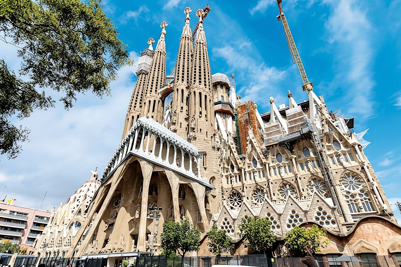 Sagrada Familia small-group tour with priority access & local expert guide
