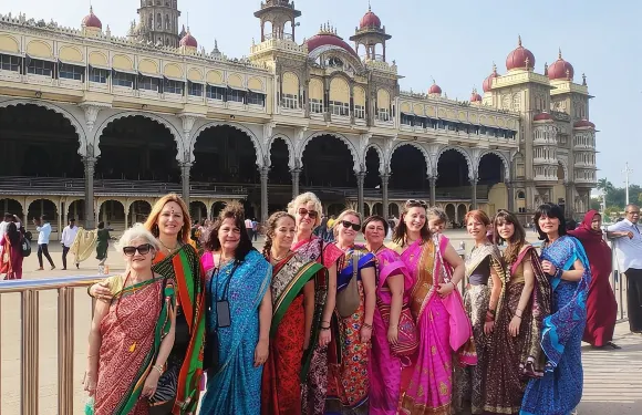 邁索爾皇宮 + 賈甘莫漢藝術畫廊 + 德瓦拉賈市場 = 邁索爾文化遺產之旅