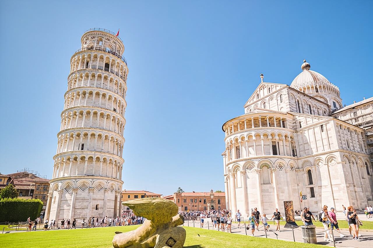 Pisa and Lucca Day Tour in Italy|Explore the Twin Medieval Ancient Cities|Multiple ways to ascend the tower