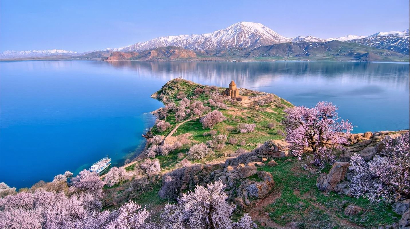 亞美尼亞埃裡溫一日遊：加尼神廟、埃奇米阿津主教座堂等歷史遺跡