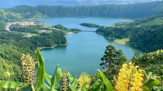 São Miguel: Sete Cidades & Pineapple Plantation Tour
