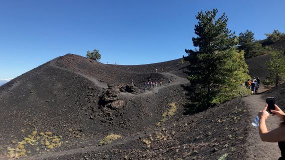 Etna: Perjalanan Pagi Pribadi 4WD ke Gunung Berapi Terbesar di Eropa