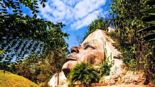 Perjalanan ke Xishuangbanna|- zipline & Kuil Pagoda Emas Jinghong & Kawasan Pelancongan Budaya Mengle